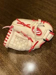 Rawlings Sure Catch Bryce Harper Model Glove Red/beige Rht MPL100BHC Youth. Fixed Price $28.99.