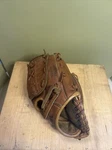 Vintage Wilson A2280 Ron Leflore Ball Hawk Rht Glove Child Size. Fixed Price $9.99.