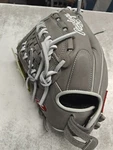 New Rawlings Lht Fastpitch Glove 12.5" Softball R9SB125-18G Series Left Hand. Fixed Price $120.00.