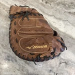 Mizuno Mvp 34" Diam Catchers Mitt Baseball Glove GXC57 Pro Scoop Rht Used. Fixed Price $74.99.