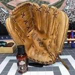 1950S Era Macgregor M20T Willie Mays Compact Shelf Model Fielding Glove Arc. Fixed Price $79.00.