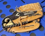 Louisville Slugger Genesis 1884 Series Baseball Glove W/ Ez-loc Rht. Fixed Price $15.00.