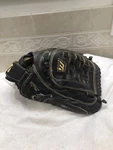 Mizuno MFR-1255 Girls Women Fully Broken In Softball Glove Right Throw. Fixed Price $75.00.