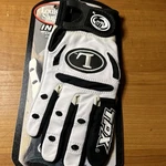 Louisville Slugger Bionic Inner Glove Size New Right Hand Catch Fielding Bat. Fixed Price $21.00.