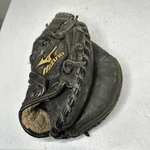 Mizuno GXC94 Broken In Boys 33.5 Baseball Catchers Mitt Right Hand Throw Rht. Fixed Price $65.00.
