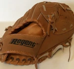 Regent 03118 Right Handed Throw "darryl Strawberry" Baseball Glove - Youth Size. Fixed Price $12.00.