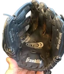 Franklin Youth Baseball Glove 22722-8.5". Fixed Price $19.99.