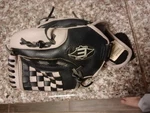 Easton EKP-9500 Z-flex 9.5" Pattern Youth Lh Glove For Right Hand Throwers Black. Fixed Price $11.99.