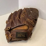 Vintage Montgomery Ward Gaylord Perry #60-21224 Baseball Glove Right Hand Throw. Fixed Price $24.99.