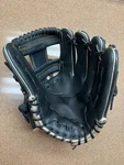 Mizuno Mvp Prime Se Gold 11.5. Fixed Price $140.00.