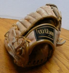 Wilson Fieldmaster Softball Glove A9824 Right Hand Throw Rht. Fixed Price $19.95.