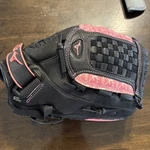 Mizuno Women Jenny Finch GPP-1209D2 Conditioned Softball Glove Rh Throw. Fixed Price $34.00.