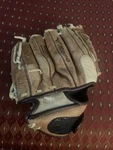 Mizuno Vintage Mvp Youth Prospect 11.5 GPL115OT1 Power Close Baseball Glove. Fixed Price $19.99.