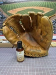 70S Era Rawlings TT85 Dick Hauser Trapeze Baseball Glove Usa Rht. Fixed Price $119.00.