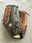 Nike Show Team 1250 12.5 Baseball Softball Mitt Right Hand Throw Brown Glove. Fixed Price $39.99.