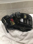 Mizuno Large Hand Loose Fit 13.5 Baseball Softball First Mitt Right Throw. Fixed Price $110.00.