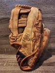 Louisville Slugger K1997 Baseball Glove 12" Mens Rht Leather Graig Nettles. Fixed Price $22.95.