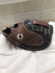 Worth Shut-out Sofpcm Broken In Tight Fit 34 Softball Catchers Mitt Right Throw. Fixed Price $100.00.