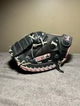 Youth 31 Girls Softball Louisville Slugger Diva Dvcm Catchers Left Throw. Fixed Price $110.00.