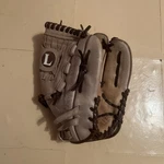 Louisville Slugger TPS1300H 12 Inch Softball/baseball Glove - Rht. Fixed Price $25.00.