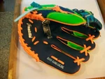 Franklin - Neon Mesh Tek Glove (22812) 9.5" Youth Mitt Right Hand Thrower. Fixed Price $9.50.
