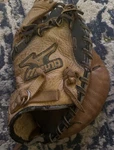 Mizuno GXC-100 31 Boys Baseball Catchers Mitt Right Hand Throw. Fixed Price $33.99.