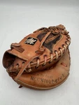 Vintage Macgregor MCCM100 Catchers Mitt Rht Leather Deep Grip Pocket. Fixed Price $28.00.