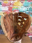 Vintage Louisville Slugger Series G125-5DP Left Hand Throw Softball Glove Lh. Fixed Price $29.99.