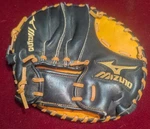 Mizuno GXT1A Series Training Baseball Glove, Right Hand Throw. Fixed Price $25.00.