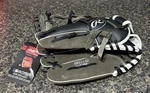 Rawlings Baseball Glove 11.5" Black BRG115G Players Series Lefty -new With Tags. Fixed Price $25.00.