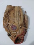 Rawlings 8526 Robin Yount Baseball/softball Glove Deep Well Pocket Rht Fastback. Fixed Price $16.68.