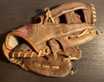 Rawlings Reggie Jackson 21103 Deep Well Pocket Fielders Gloves #6. Fixed Price $8.56.