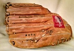 Wade Boggs Glove Mitt Louisville Slugger LPS55B Players Ser Hillerich Bradsby. Fixed Price $19.99.