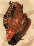 Rawlings RTD115P 11.5 Leather Baseball Mitt Right Handed Thrower. Fixed Price $30.00.