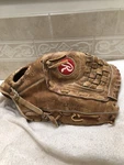Rawlings Usa Heritage Series XFG140S Baseball Softball Glove Right Throw. Fixed Price $150.00.