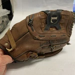 Louisville Slugger Baseball Glove PIA1250 12.5'' Rht Right Hand Throw. Fixed Price $24.50.