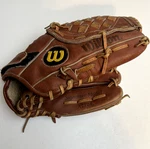 Vintage Wilson Model A2124 George Brett Rht Glove. Fixed Price $18.00.