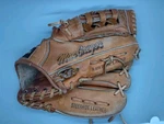 Vintage Macgregor MG25 Rht Willie Randolph Steerhide Leather Baseball Glove. Fixed Price $24.95.