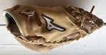 Mizuno Franchise Gxc 90B4 33.5" Catcher's Mitt Left Hand (right Throw) Tan. Fixed Price $75.00.