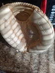 Spalding Signature Series 42-7639 Catchers Mitt Glove Righty Throw Pro Model. Fixed Price $24.00.