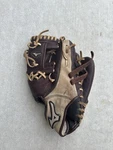 Mizuno 11.75 GFN1250S2 Franchise Rht Hand Throw Softball Baseball Glove. Fixed Price $25.00.