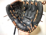 Rawlings 11.5" Rht Baseball Softball Glove Black Leather Fastback Model GSO115BT. Fixed Price $24.95.