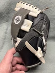 (A105) Franklin Baseball Glove 22810- 9 1/2" Mesh Tek. Fixed Price $19.99.