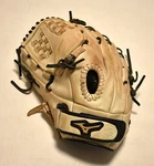 Mizuno Gmvp 1250PF3W White 12.5 Prime Fastpitch Softball Glove Left Throw. Fixed Price $74.99.