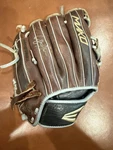 Easton Natural Elite Baseball Glove Rht Youth Leather Brown Gray MKYS1100. Fixed Price $25.00.