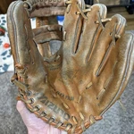 Mizuno MM5025V Leather Professional Baseball 10" Right Hand Throw Glove Mitt. Fixed Price $25.95.