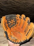 Rawlings RBG10PT Youth Derek Jeter Ny Yankees 10" Baseball Glove Rh Thrower. Fixed Price $14.99.