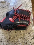 Rawlings Gold Glove Gamer Xle G12BSLE Limited Edition Rht Red Black Leather. Fixed Price $139.99.