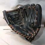 Ssk SBG-50 Professional Baseball Glove 9.5" Rht. Fixed Price $19.00.