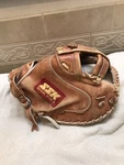 Ssk Dimple Ii 34 Women Softball Catchers Mitt Right Throw Japan. Fixed Price $100.00.